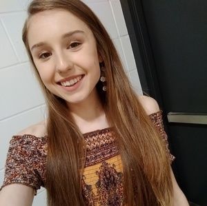 Meet your Posher, Mia